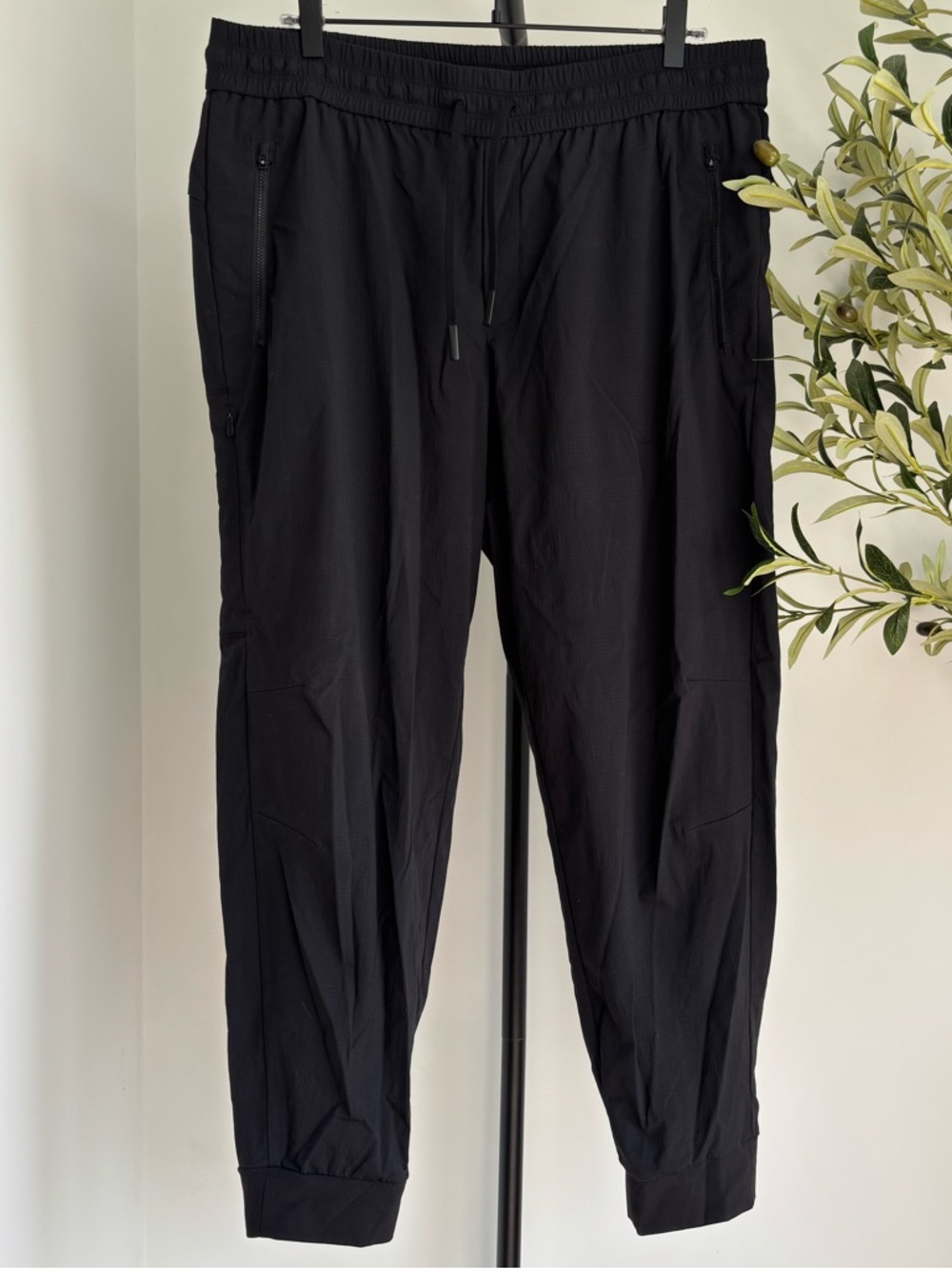• [Athleta] Jogger Pant •